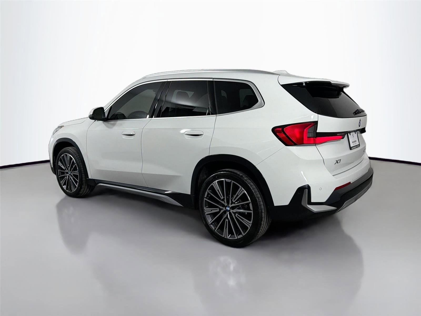 New 2026 BMW X1 xDrive28i w/ Technology Package AWD/4WD image 8