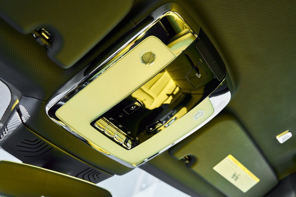 Used 2022 Rolls-Royce Cullinan Black Badge w/ Dark Exterior Package image 88