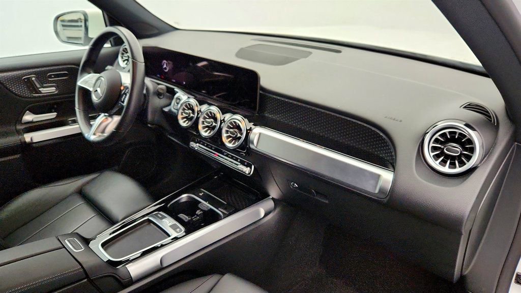 Used 2024 Mercedes-Benz EQB 250+ image 23