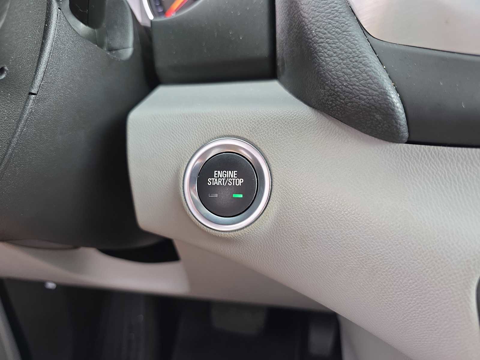 Used 2023 GMC Terrain SLE w/ Driver Convenience Package image 17