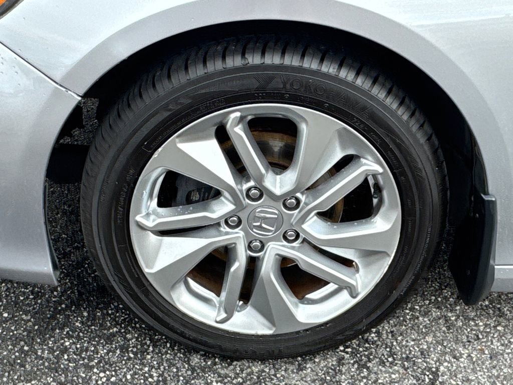 Used 2018 Honda Accord LX image 9