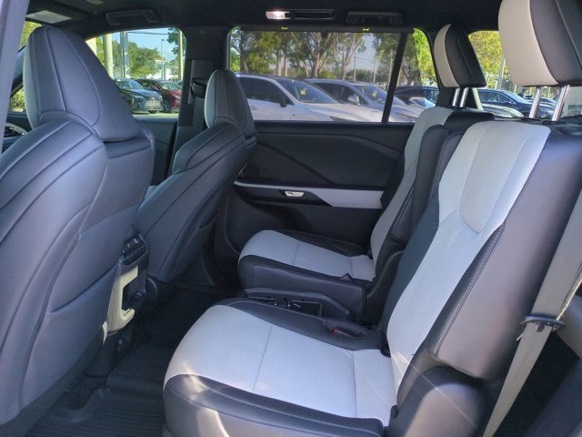 Used 2025 Lexus TX 500h AWD image 13