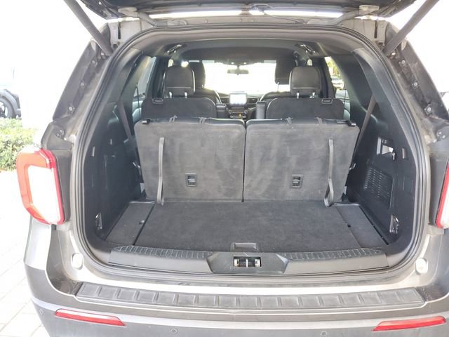 Used 2020 Ford Explorer XLT w/ Equipment Group 202A image 6