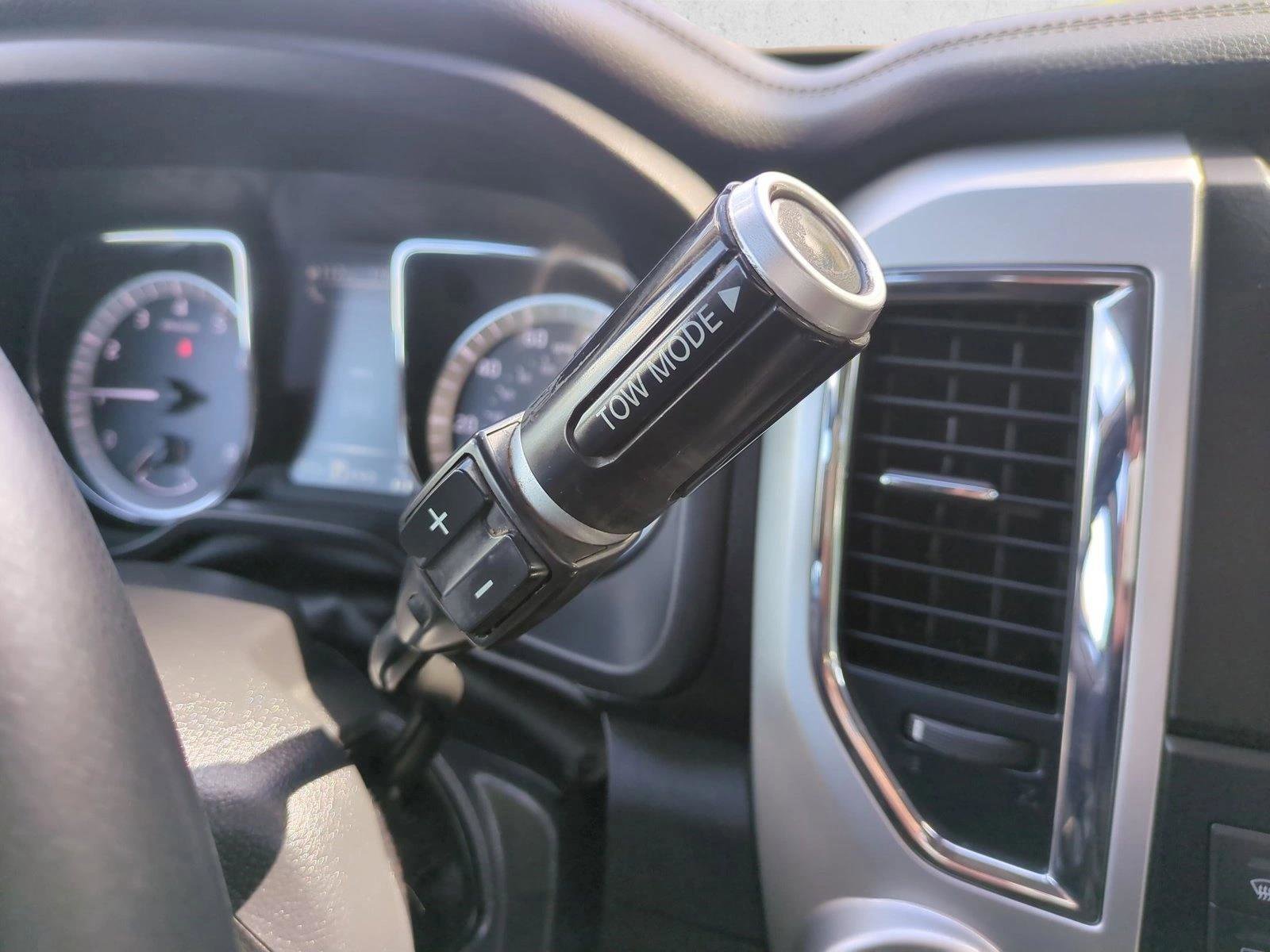 Used 2018 Nissan Titan SL AWD/4WD image 12