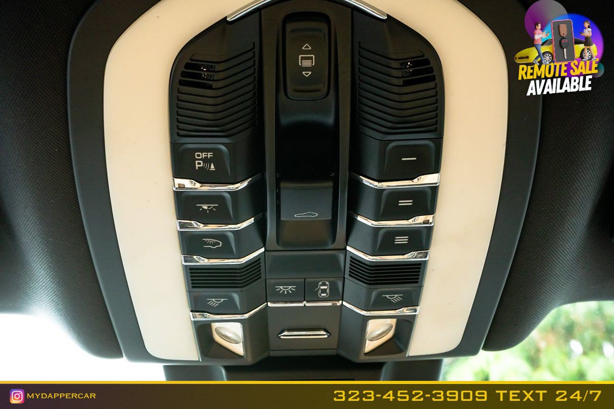 Used 2018 Porsche Macan AWD/4WD image 24
