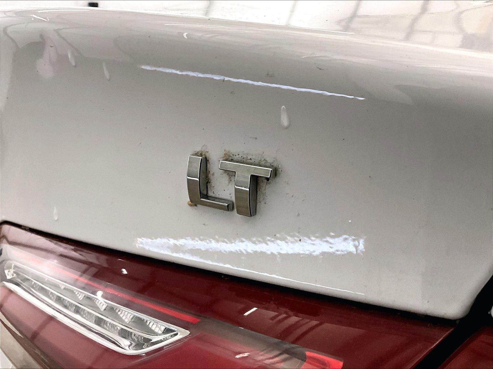 Used 2020 Chevrolet Malibu LT FWD image 13