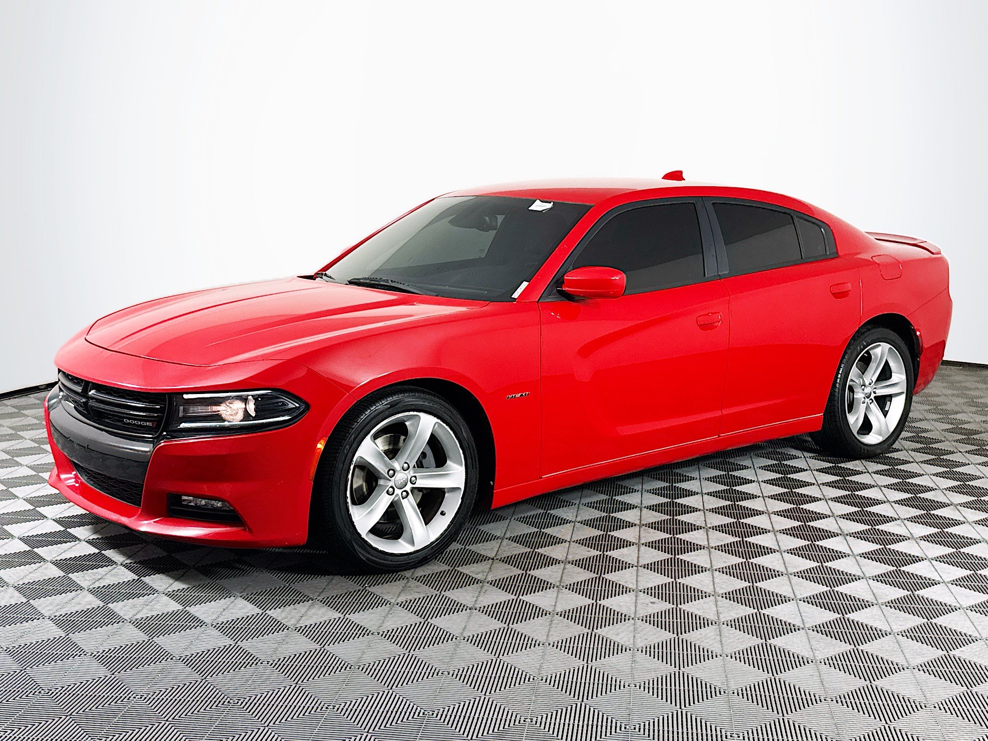 Used 2016 Dodge Charger R/T RWD image 4