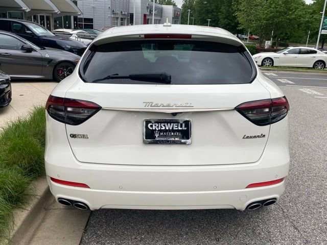Used 2024 Maserati Levante GT Ultima image 5