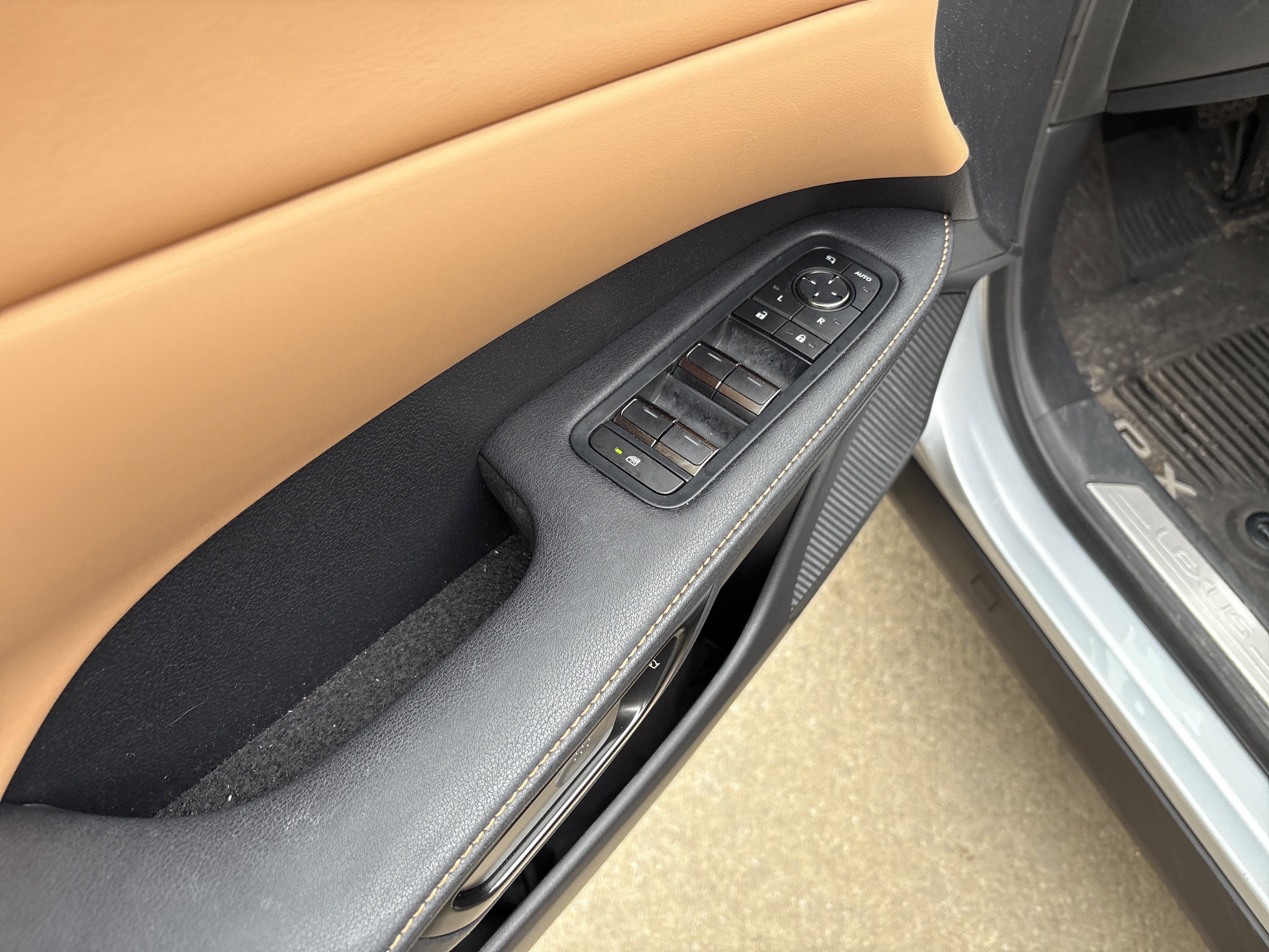 Used 2023 Lexus RX 350 Premium Plus w/ Accessory Package (Z1) AWD/4WD image 15