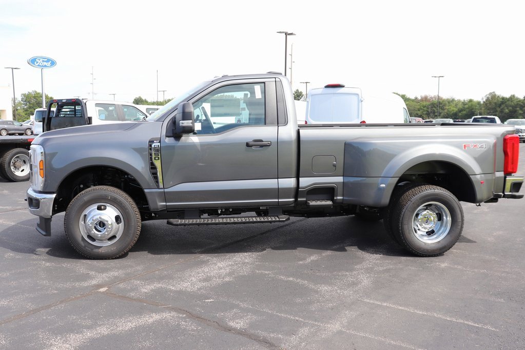 New 2026 Ford F350 4x4 Regular Cab DRW Super Duty image 7