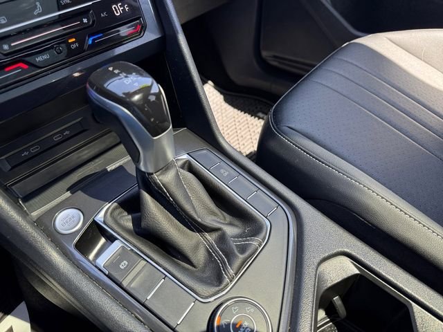 Used 2023 Volkswagen Tiguan SE AWD/4WD image 23
