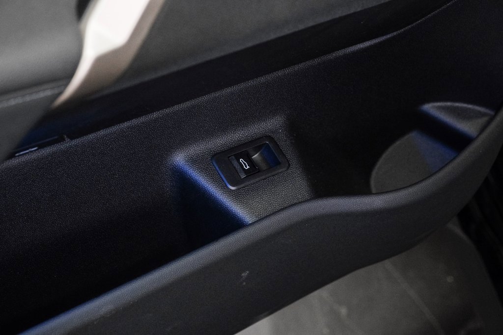 Used 2025 BMW iX xDrive50 image 46