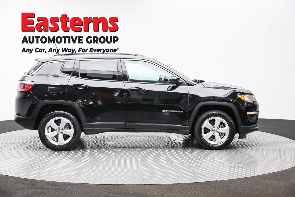 Used 2019 Jeep Compass Latitude w/ Cold Weather Group image 4