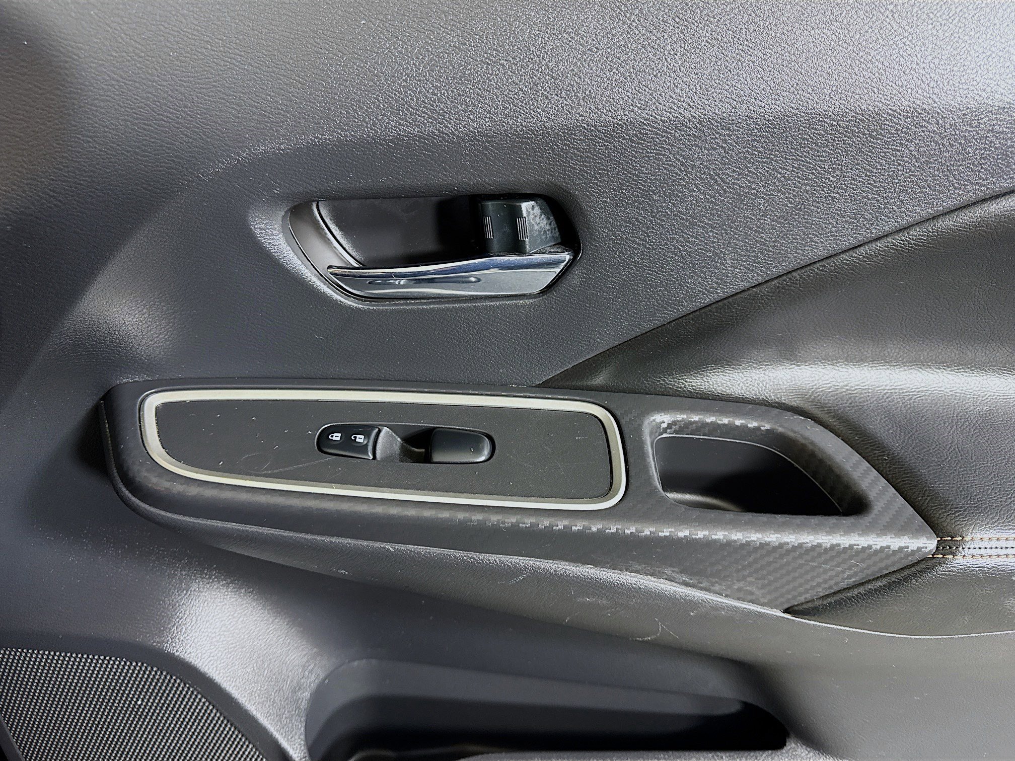 Used 2020 Nissan Versa SR image 31