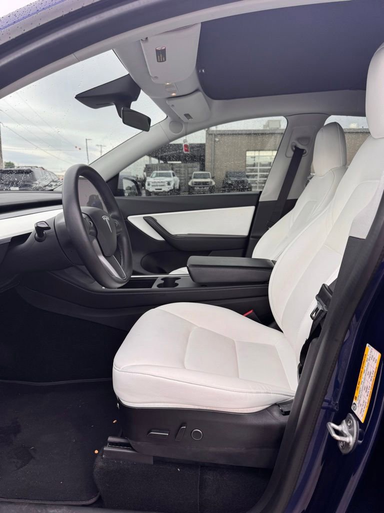 Used 2022 Tesla Model Y Performance AWD/4WD image 6