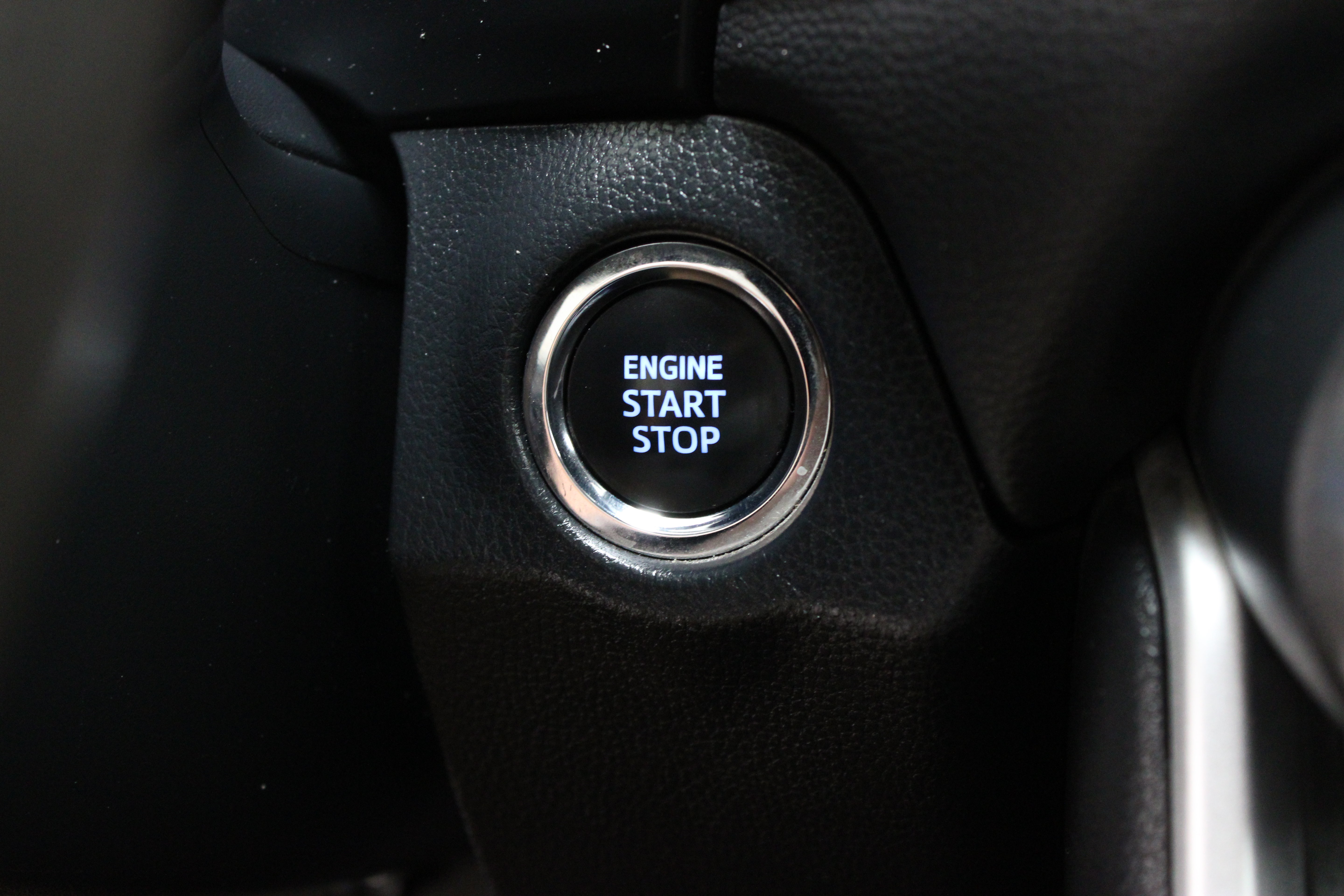 Used 2022 Toyota RAV4 XLE AWD/4WD image 17