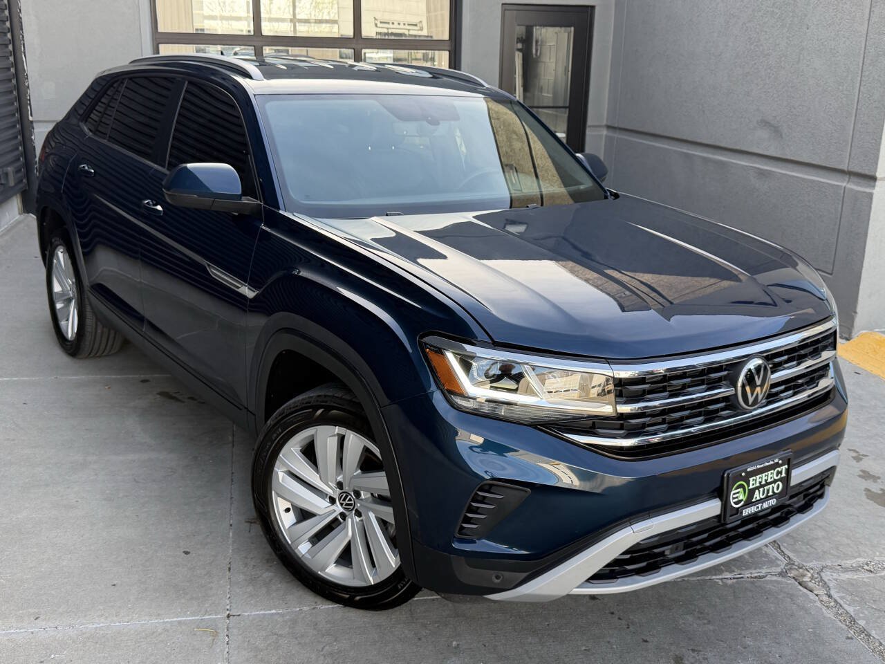Used 2022 Volkswagen Atlas Cross Sport SE AWD/4WD image 6