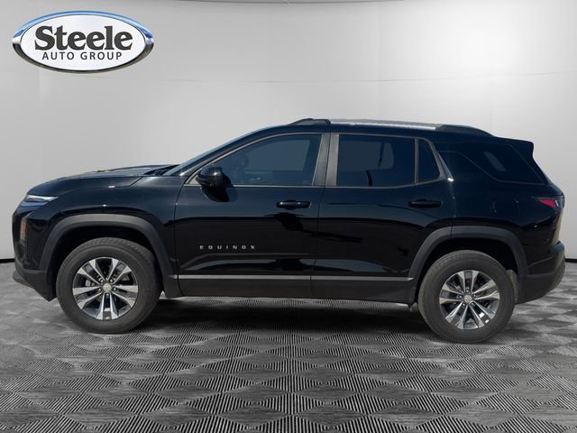 Used 2025 Chevrolet Equinox LT w/ Convenience Package II image 2