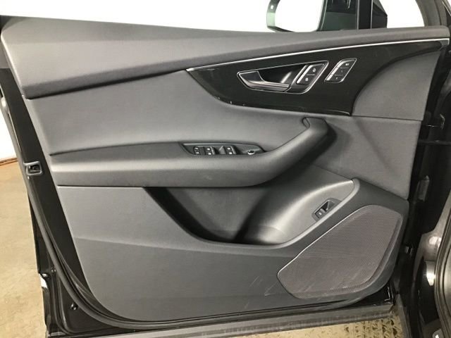 Used 2023 Audi Q7 2.0T Premium w/ Convenience Package image 11