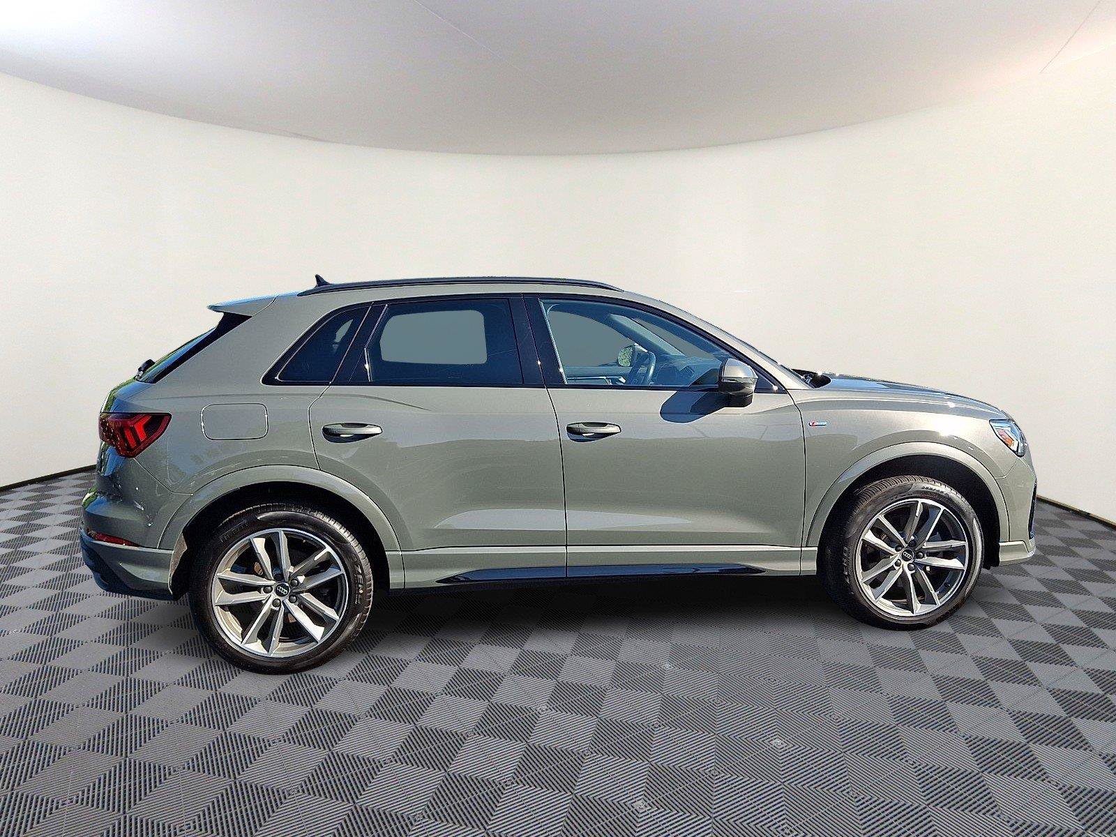 Certified 2024 Audi Q3 2.0T Premium AWD/4WD image 7
