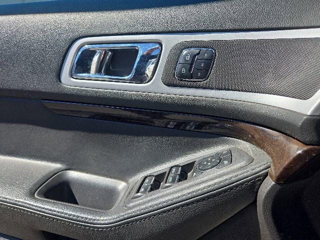 Used 2014 Ford Explorer Limited w/ Equipment Group 301A FWD image 16