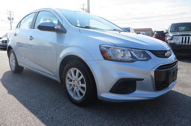 Used 2017 Chevrolet Sonic LT w/ Convenience Package image 1