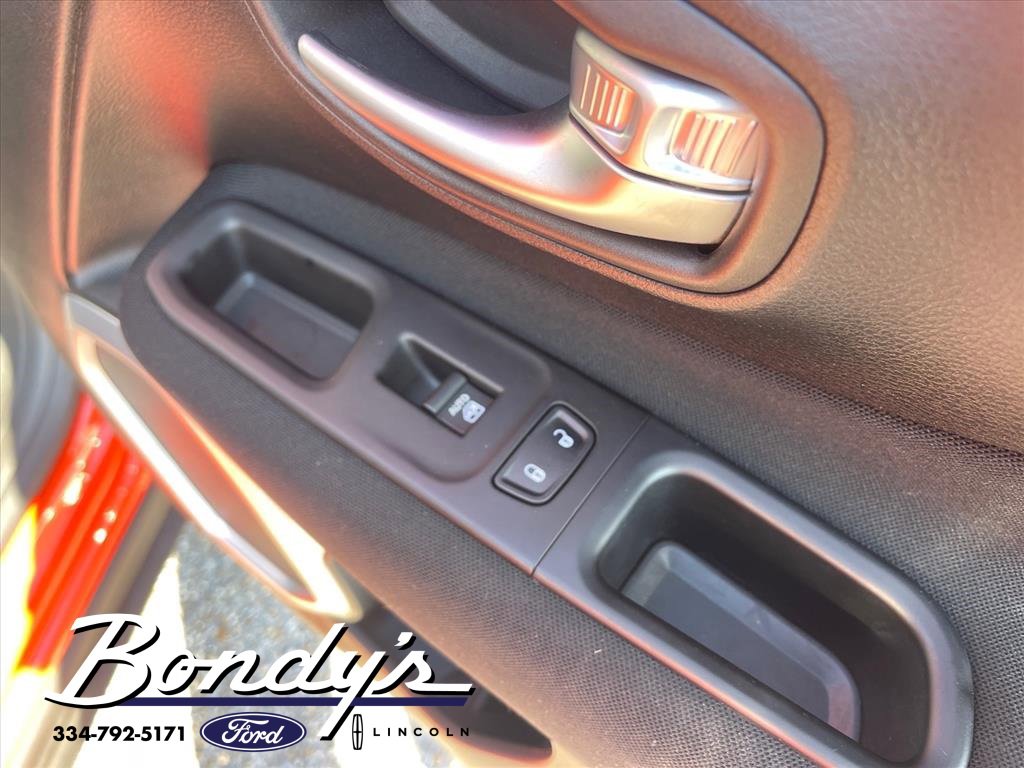 Used 2020 Jeep Renegade Sport w/ Sport Appearance Group image 19