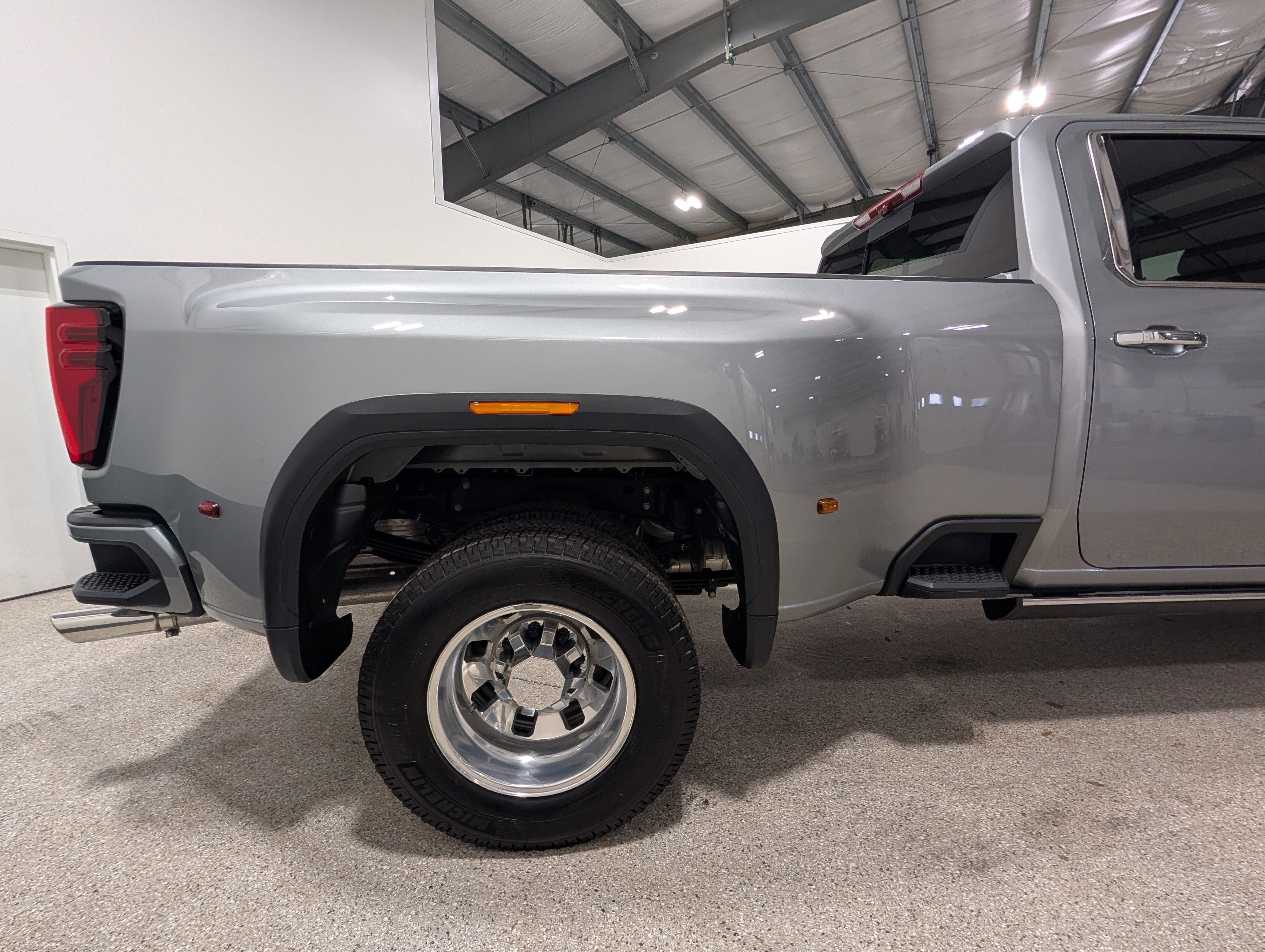 Used 2026 GMC Sierra 3500 Denali w/ Denali Reserve Package image 10