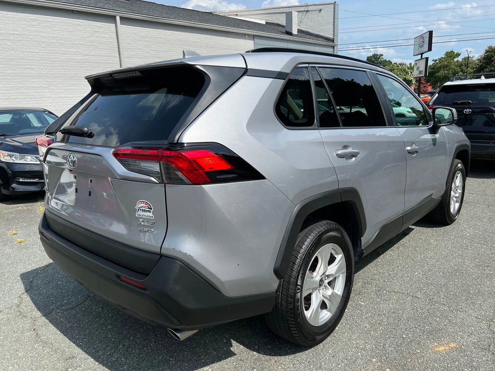 Used 2021 Toyota RAV4 XLE image 4