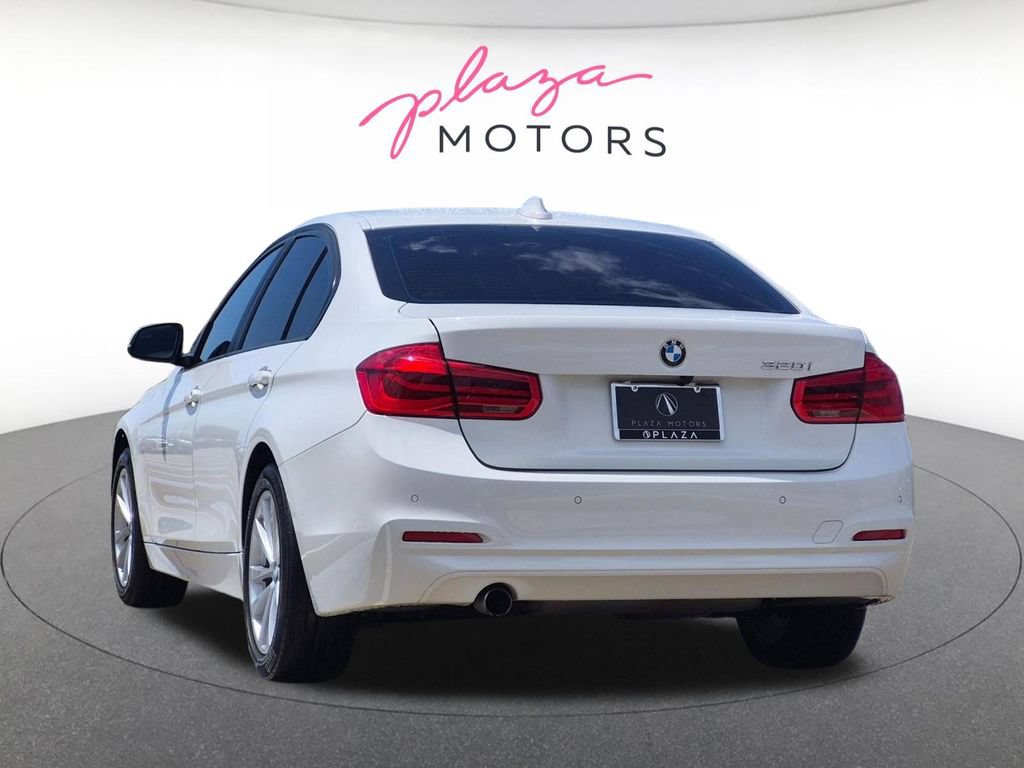 Used 2016 BMW 320i Sedan RWD image 7