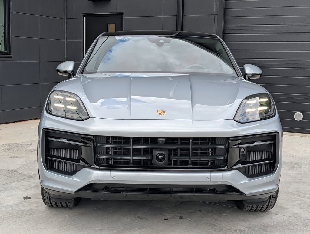 Certified 2025 Porsche Cayenne GTS image 6