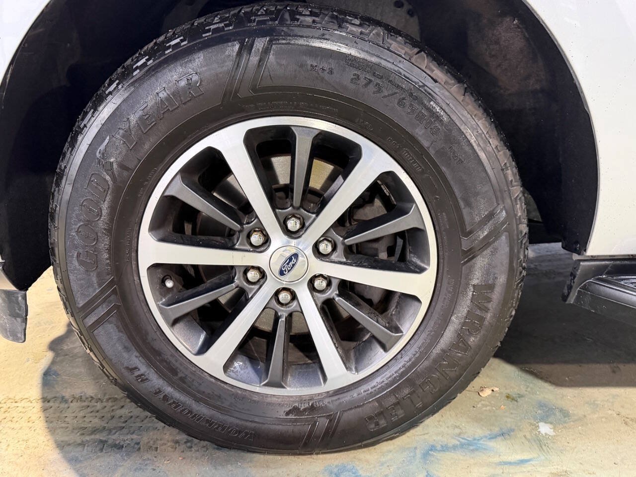Used 2018 Ford Expedition XLT AWD/4WD image 30