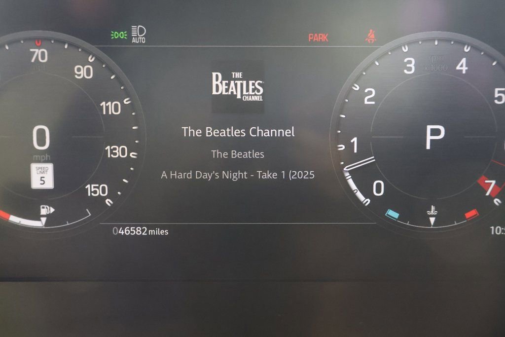 Used 2023 Land Rover Defender 110 SE image 17