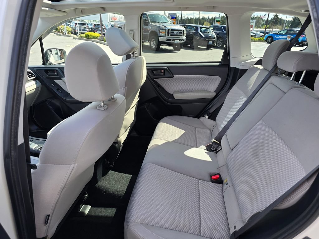 Used 2017 Subaru Forester 2.5i Premium AWD/4WD image 10