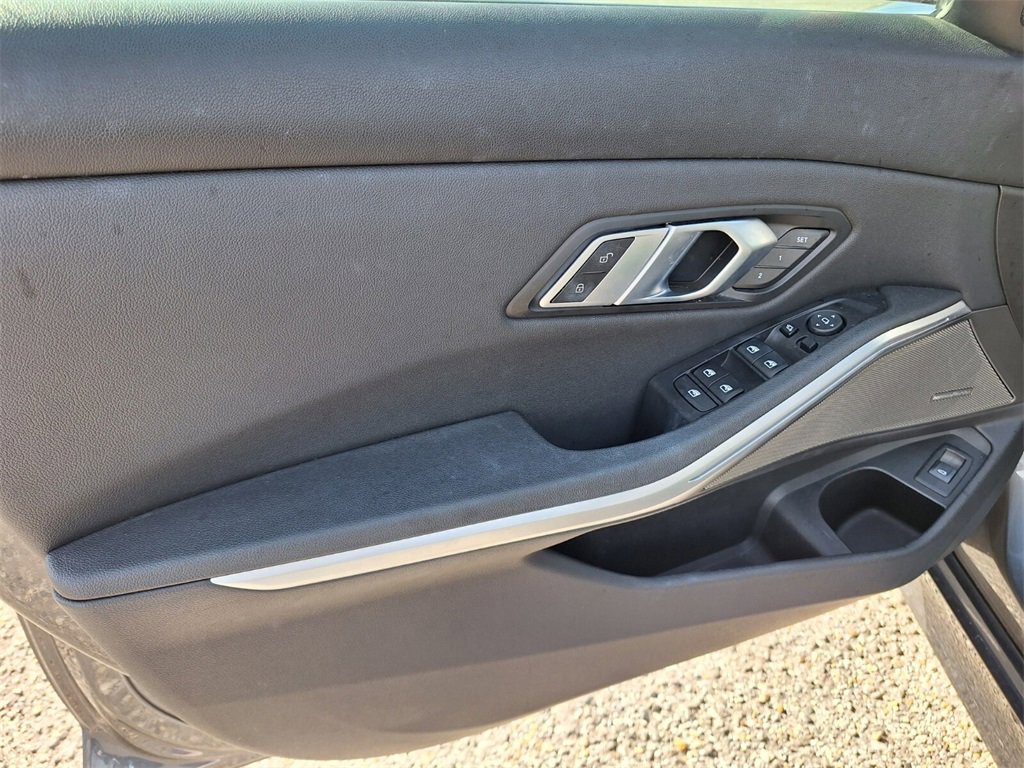 Used 2020 BMW 330i Sedan w/ Driving Assistance Package image 31