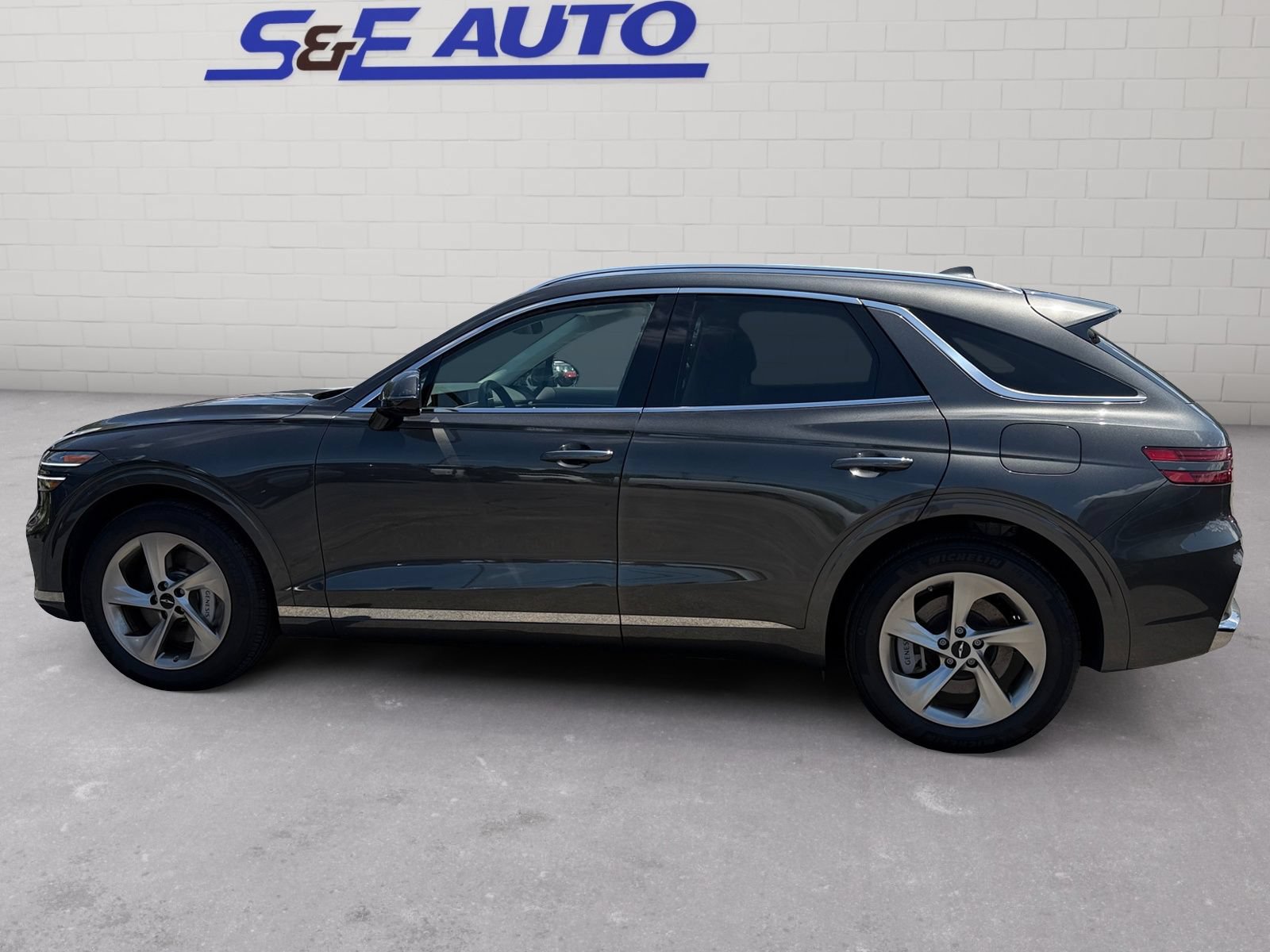 Used 2026 Genesis GV70 2.5T Select AWD/4WD image 2