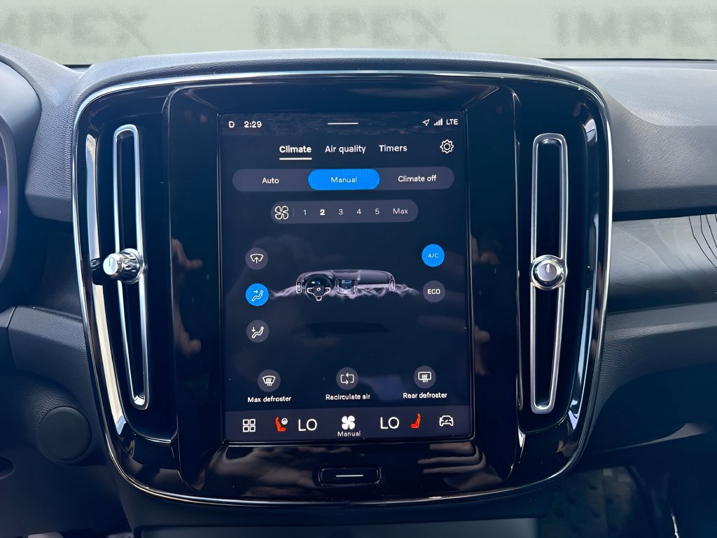 Used 2023 Volvo XC40 Recharge Ultimate AWD/4WD image 19