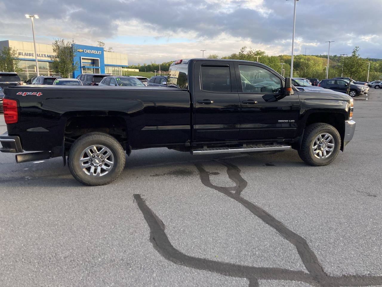 Used 2017 Chevrolet Silverado 3500 LT AWD/4WD image 8