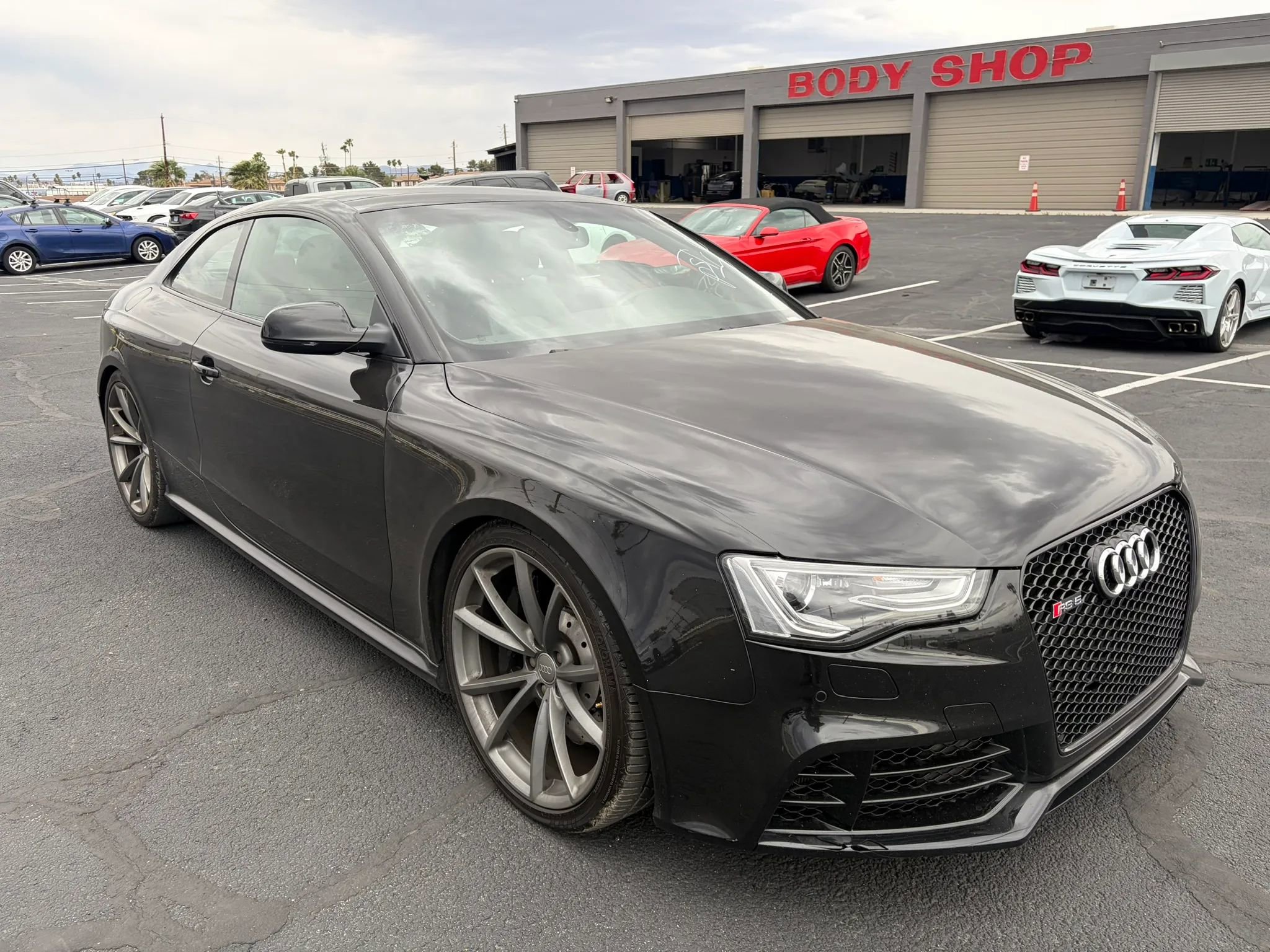 Used 2015 Audi RS 5 Coupe w/ Black Optic Plus Package image 2