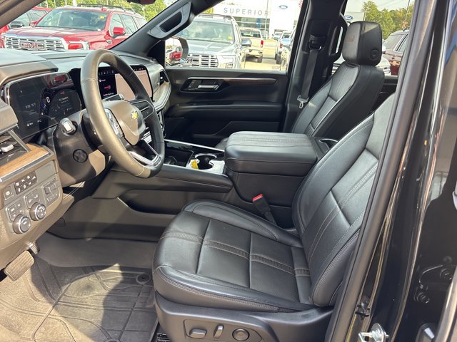 Used 2025 Chevrolet Tahoe High Country w/ Sun And Tow Package AWD/4WD image 16