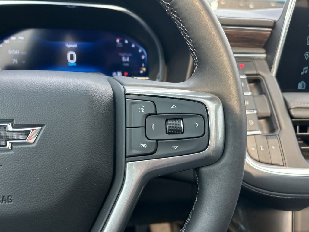 Used 2024 Chevrolet Suburban Z71 w/ Luxury Package image 15
