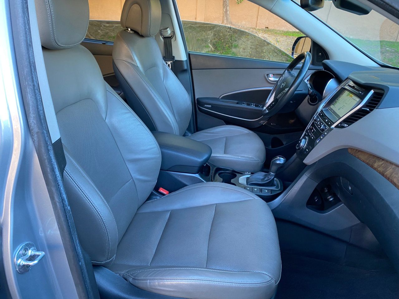 Used 2017 Hyundai Santa Fe SE Ultimate 3.3L Auto w/ SE Ultimate Tech Package 03 image 54