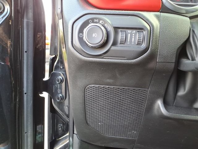 Used 2022 Jeep Wrangler Unlimited Rubicon AWD/4WD image 16