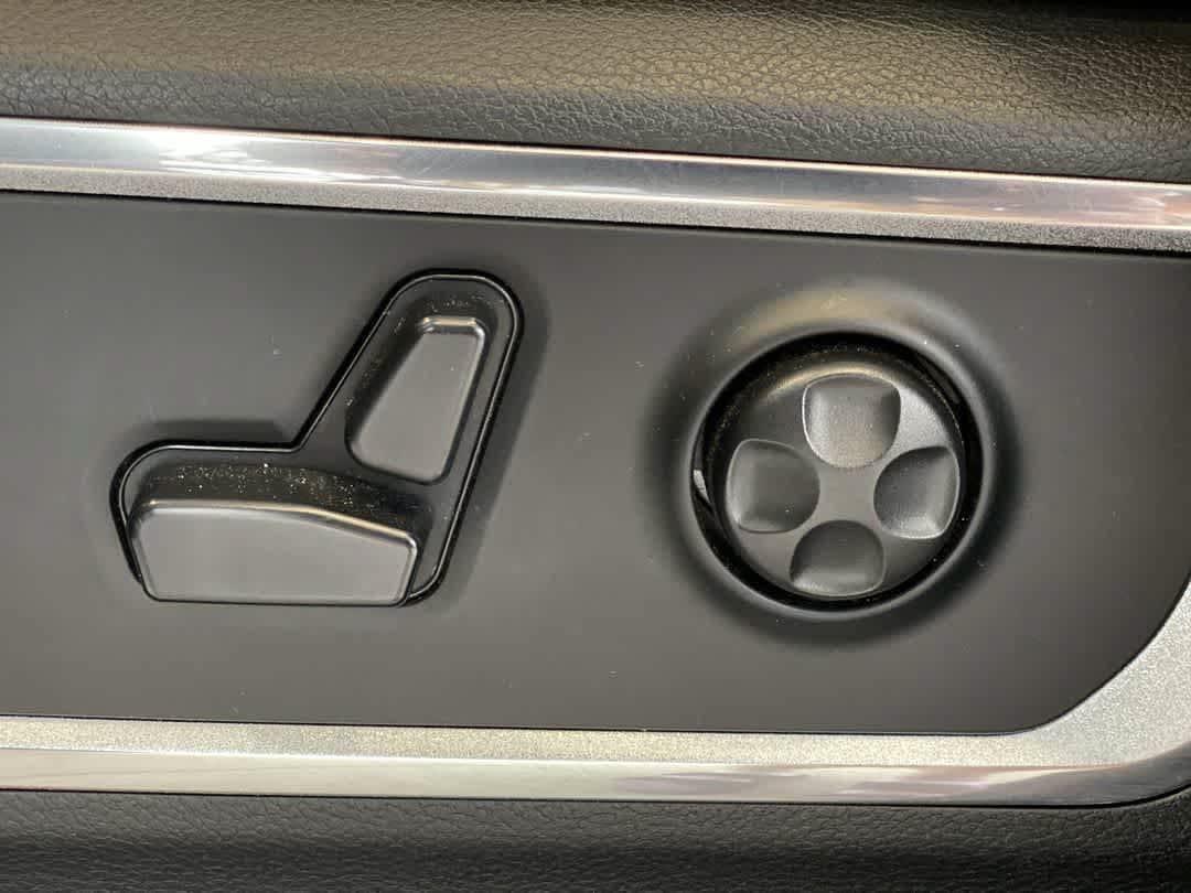 Used 2019 RAM 1500 Laramie w/ Sport Appearance Package AWD/4WD image 15