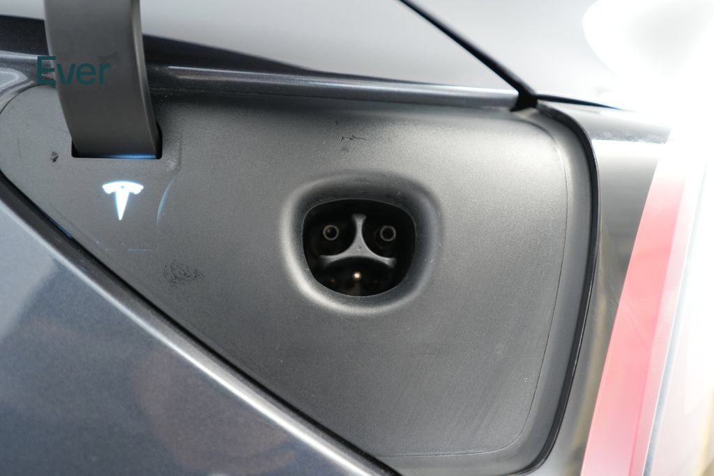 Used 2023 Tesla Model Y Long Range AWD/4WD image 10