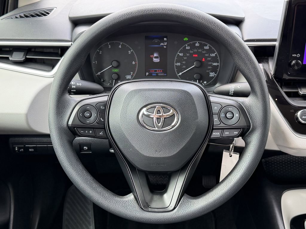 Used 2025 Toyota Corolla LE FWD image 15