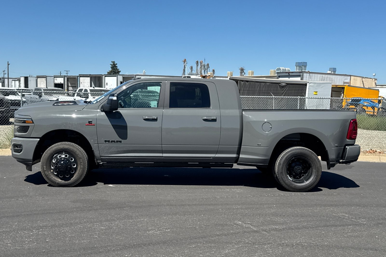 New 2026 RAM 3500 Laramie AWD/4WD image 6