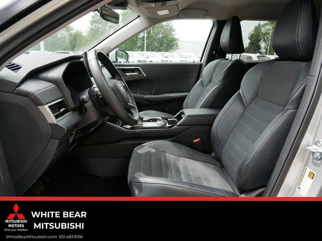 Used 2025 Mitsubishi Outlander SE AWD/4WD image 14