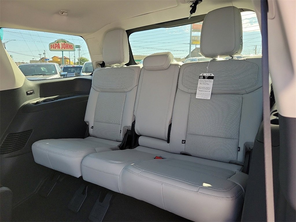 New 2025 Ford Expedition Platinum image 9