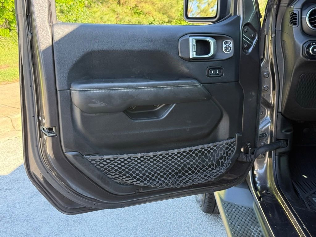 Used 2019 Jeep Wrangler Unlimited Sahara AWD/4WD image 21